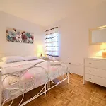 Apartman Rose 2 *