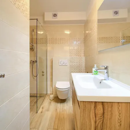 Appartement Rose 2 *