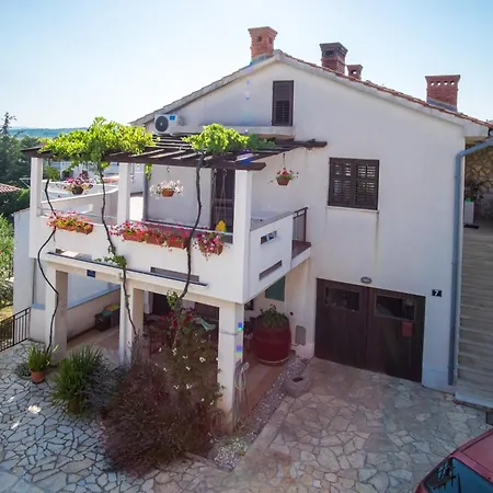 Appartement Rose 2 *